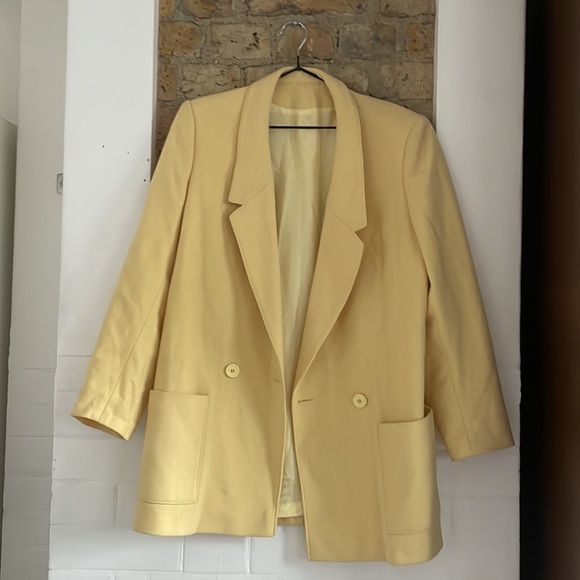 Vintage Butter Yellow Blazer - Picture 4 of 9
